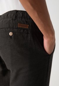 INDICODE JEANS Nohavice - black