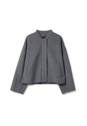 Grau wollene Jacke mit rundem Ausschnitt, überschnittenen Schultern und ohne Verschlüsse. Verfügt über seitliche Taschen und eine kastige Silhouette. Weiche Textur.