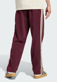 adidas Originals FIREBIRD  - Träningsbyxor - maroon   cream white