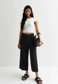 New Look PLISSE-PLEAT    - Broek - black