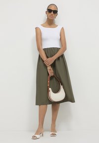 Thumbnail Image 2