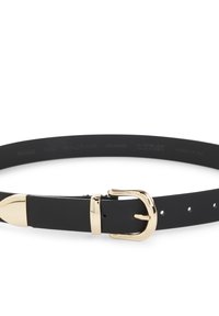 Ceinture en cuir noir avec une boucle en métal doré, dotée d'une texture lisse et de plusieurs trous pour l'ajustement. Logo subtil gravé sur le matériel.
