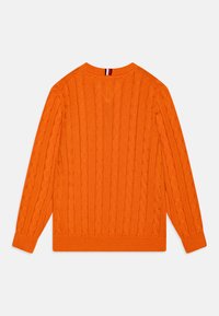 Tommy Hilfiger ESSENTIAL CABLE - Pulover - orange thunder