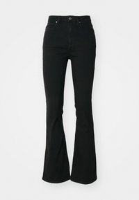 Pantalones vaqueros negros acampanados hechos de denim, con una cintura alta, bolsillos frontales y un cierre de botón. Textura suave con detalles de costura sutiles.