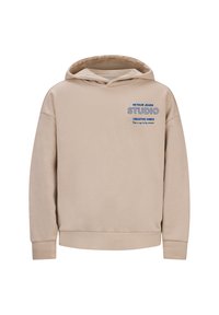 Beige hoodie van zacht materiaal met een kangoeroezak, capuchon met trekkoord en blauwe bedrukte tekst: "RETROUR JEANS STUDIO CREATIVE VIBES."