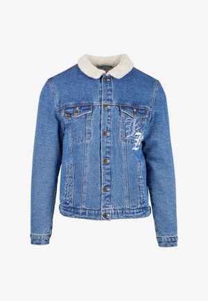 Denim jakk sinise värvusega, sherpa kraega, kahe rinna taskuga, ees nuppudega ja tikandiga vasakul alaküljel.