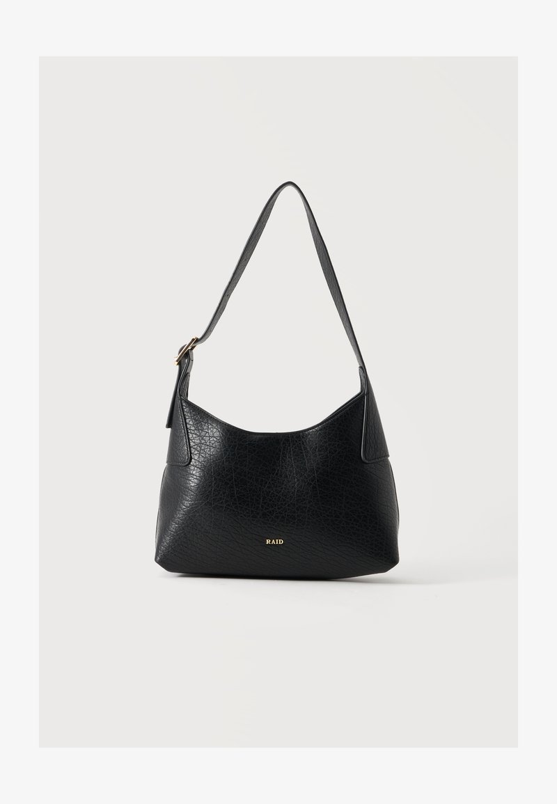 Sac à bandoulière en cuir noir texturé avec une sangle réglable et un petit logo doré "RAID" au centre à l'avant.