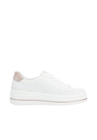 Baskets basses blanches avec semelle blanche épaisse, lacets blancs et accent talon en daim beige clair, vues de profil sur fond blanc.