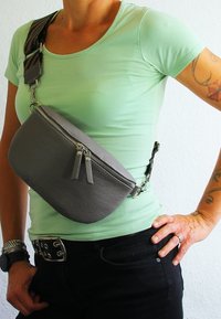 DrachenLeder Schoudertas - grau  mehrfarbig