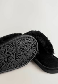 Next REGULAR FIT  - Lahtised kingad - black