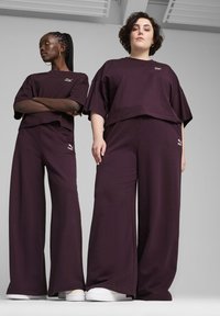 Puma BETTER CLASSICS RELAXED  - Treningo apatinė dalis - midnight plum
