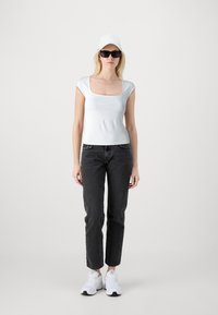 Gina Tricot SOFT TOUCH TIGHT TOP - Tricou cu imprimeu - offwhite