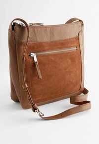 Next POCKET MESSENGER - REGULAR FIT - Rankinė per petį - tan brown