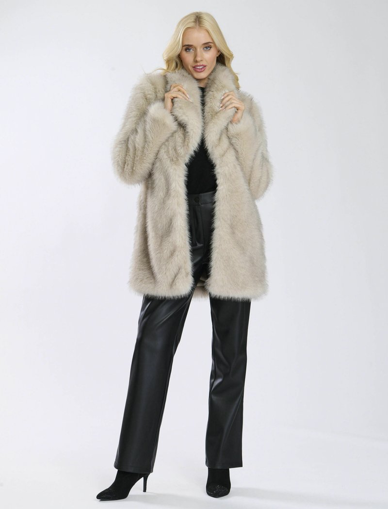 South Beach FAUX FUR COLLAR DETAIL TIPPED LONG PILE Winterjacke