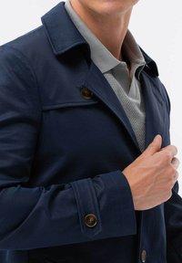 Ombre Trenchcoat - blue navy
