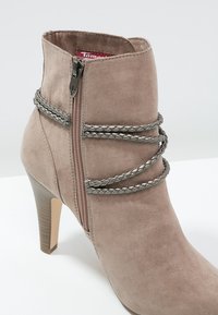 Tamaris Botines de tacón - taupe