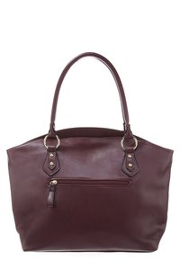 Sac à main en cuir bordeaux avec doubles poignées, attaches en forme d'anneaux argentés et une poche avant zippée, présenté sur un fond blanc.