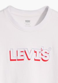 Levi's® RELAXED FIT GRAPHIC TEE - Camiseta básica - headline drop shadow white+