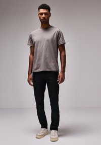 Street One MEN IN UNI - Jednoduché tričko - braun