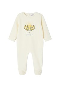 Cremfarbener Babystrampler aus weichem Material mit einem Frontdruck des Gesichts eines Löwenbabys und dem Namen "SIMBA" darunter. Mit langen Ärmeln und Füßen.