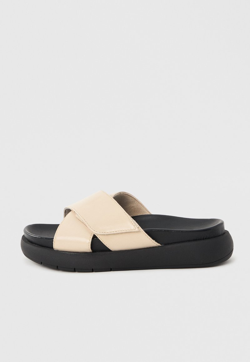 Sandalias planas