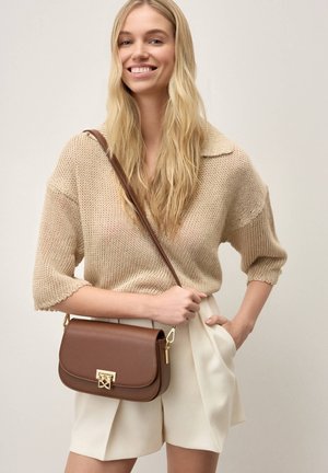 Kazar ELISEE - Skuldertasker - brown