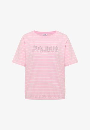 Chemise rose à manches courtes avec des rayures horizontales blanches et le texte "BONJOUR" en contour pointillé sur la poitrine, au-dessus d'un texte blanc plus petit.