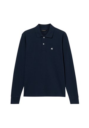 Polo a maniche lunghe in colore navy, realizzato in tessuto testurizzato, dotato di una pattina con tre bottoni e di un piccolo logo sul lato sinistro del petto.