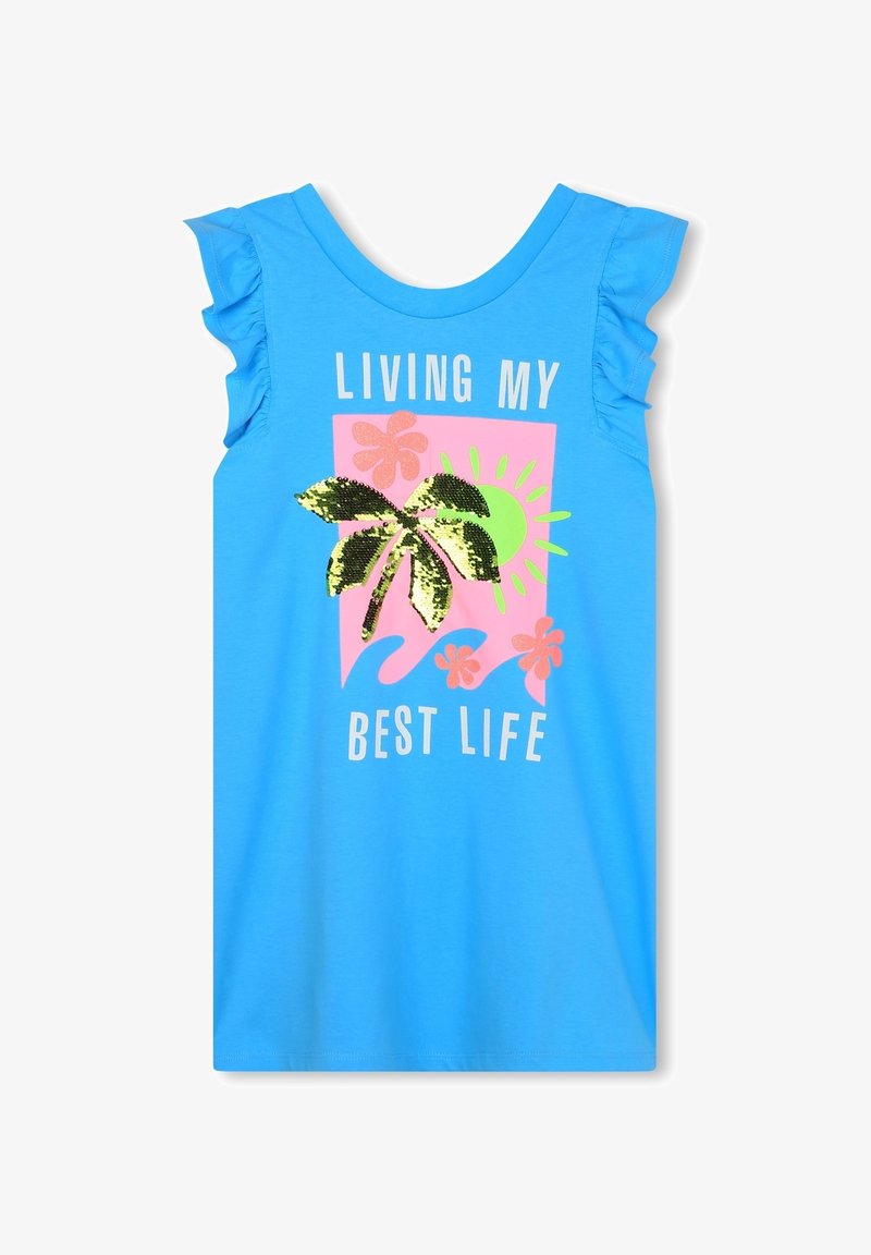 Robe bleue sans manches avec épaules volantées, palmier en sequins, soleil, vagues, fleurs et texte "Living my best life" à l'avant.