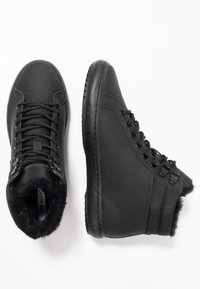 Lacoste Höga sneakers - black