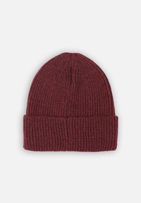 Bonnet tricoté en bordeaux foncé, se distinguant par sa texture côtelée et son revers replié. Fabriqué à partir d'un matériau épais et chaud pour le confort.