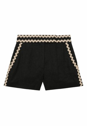 Černé šortky s béžovým cikcak lemováním podél pasu a bočních švů, s přizpůsobeným střihem a předními sklady.