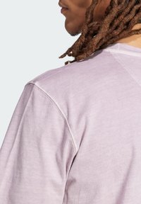 adidas Originals DYE - T-Shirt basic - preloved fig