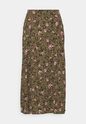 Saia maxi verde oliva com um padrão floral featuring flores rosa, pretas e amarelas. Feita de um tecido leve, com cintura de altura média.