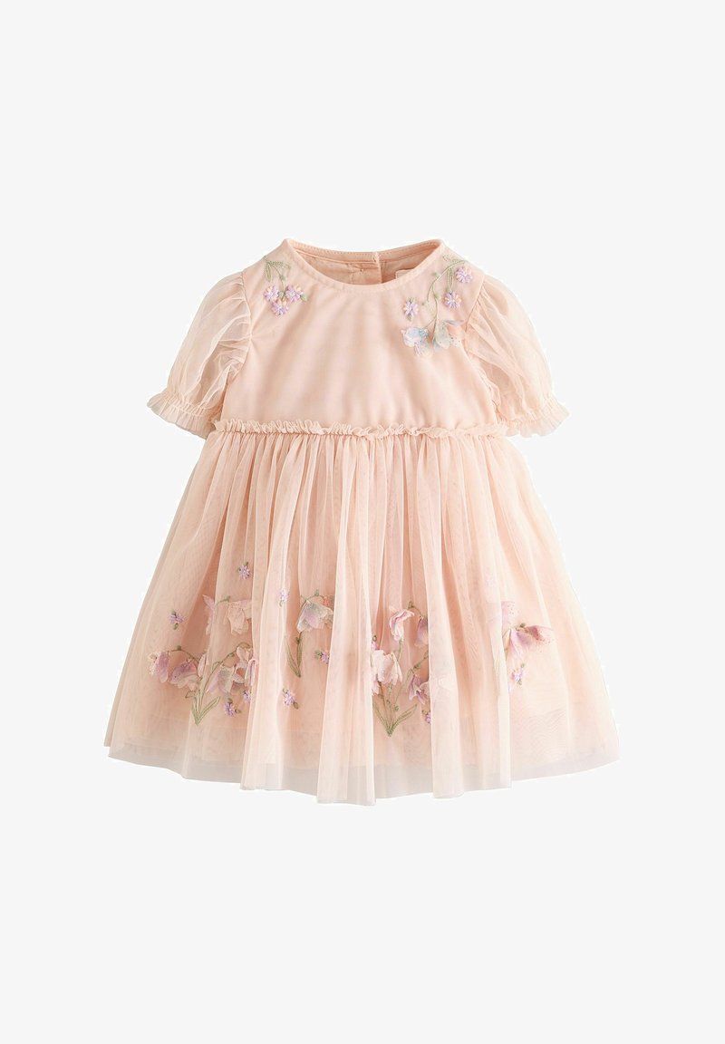 Robe rose clair pour tout-petit avec manches bouffantes transparentes et motifs brodés de fleurs et de papillons sur le corsage et la jupe.