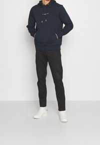 Tommy Hilfiger Jersey con capucha - dark blue