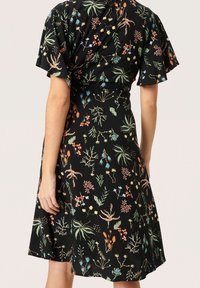 Soaked in Luxury Denní šaty - black