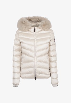 Krēmkrāsas puffer jaka ar mākslīgās kažokādas kapuci. Raksturīga izšūta tekstūra, rāvējslēdzēja aizdare priekšpusē un logotipa uzraksts uz piedurknes.