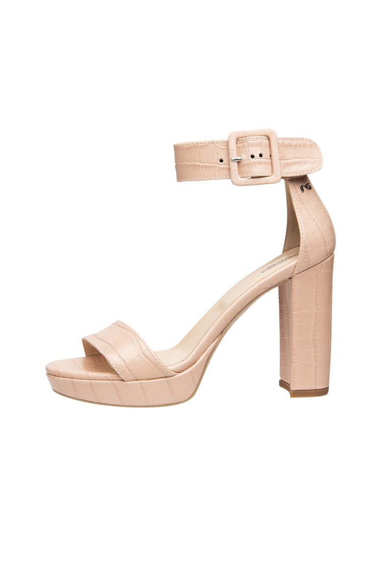 nero giardini sandali con tacco