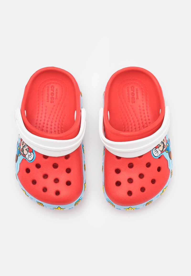 Kinder Badesandalen | Crocs NINTENDO SUPER MARIO LIGHTS Badesandale flame/rot - MR65297 Kinder Badesandalen | Crocs NINTENDO SUPER MARIO LIGHTS Badesandale flame/rot - MR65297