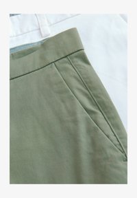 Unselected, white sage green