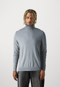 Selected Homme - SLHBERG B NOOS - Svetrík - medium grey melange Miniatúrny obrázok 1