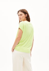 ARMEDANGELS IDAARA - T-shirt basic - light lime