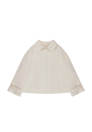 Cappotto corto color crema con ampio colletto, maniche lunghe, polsini con bottoni, tasche frontali e chiusura superiore con un solo bottone.
