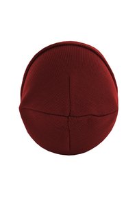 Bonnet en tricot rouge avec une texture douce, une forme arrondie et un subtil détail de couture sur le dessus. Fabriqué à partir d'un tissu élastique pour un ajustement confortable.