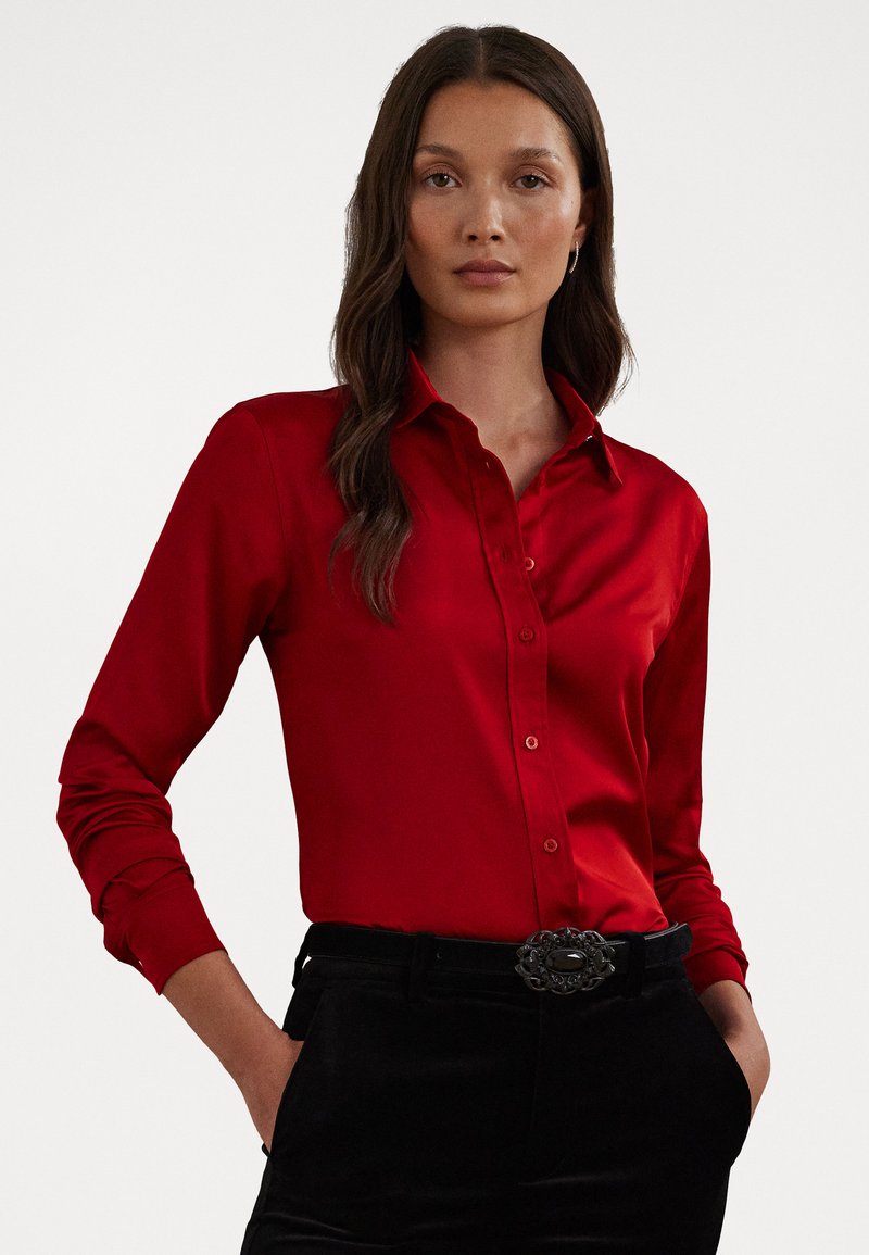 Lauren Ralph Lauren CLASSIC FIT SATIN CHARMEUSE SHIRT - Blusa com botões - festive red
