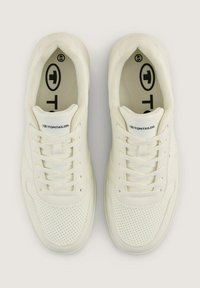 TOM TAILOR LICENCE SNEAKER AUS HOCHWERTIGEM - Sneakers - white honey