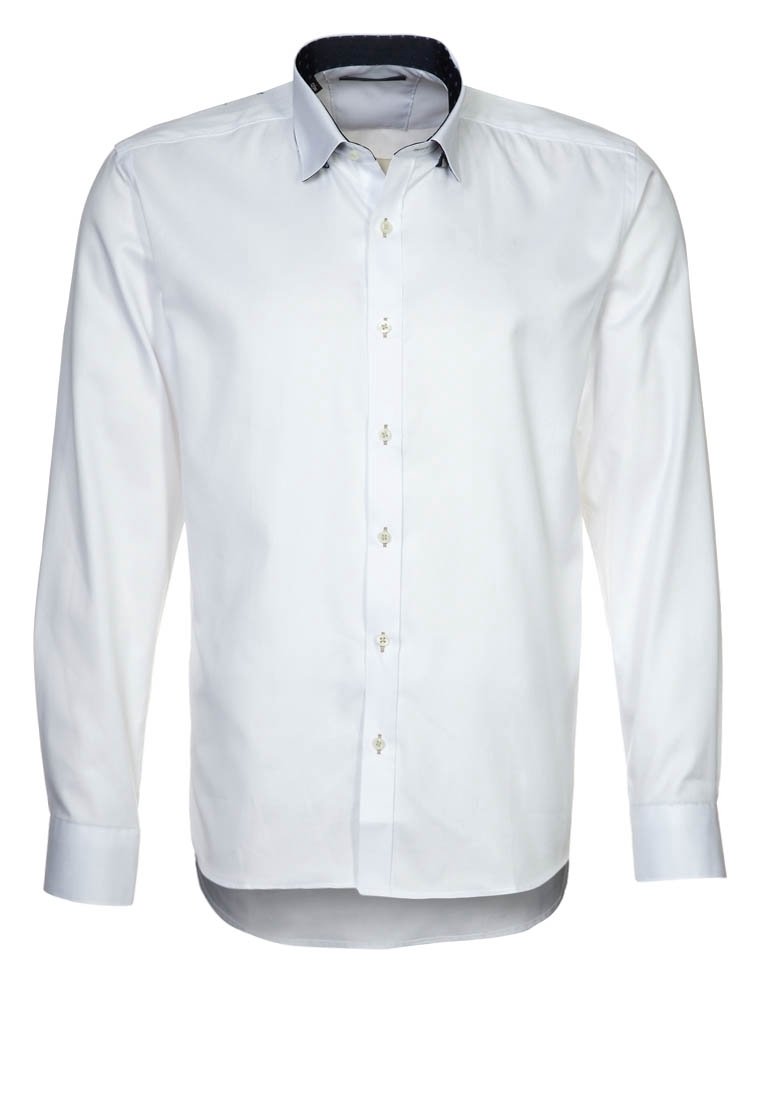 Camicia bianca a maniche lunghe con colletto scuro a contrasto, chiusura frontale con bottoni e tessuto liscio. Presenta cuciture leggere e design semplice.