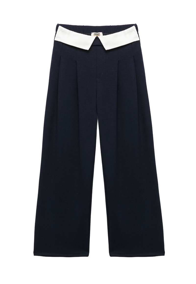 Pantalones de pierna ancha en color navy con un cuello blanco, pliegues en la cintura y una cinturilla elástica para un ajuste relajado. Textura suave, diseño minimalista.