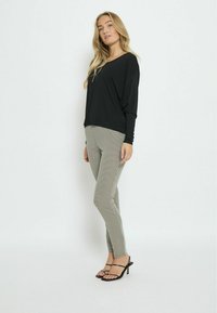 Desires SEVEN BAT SLEEVE - Langarmshirt - black